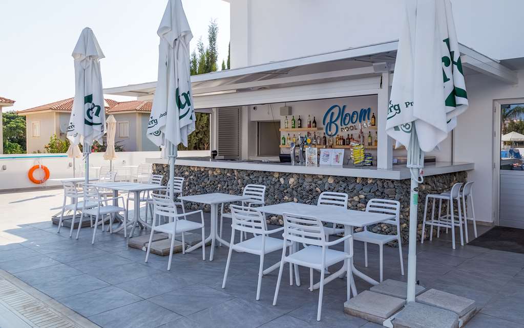 PPH Outdoor Pool Bar