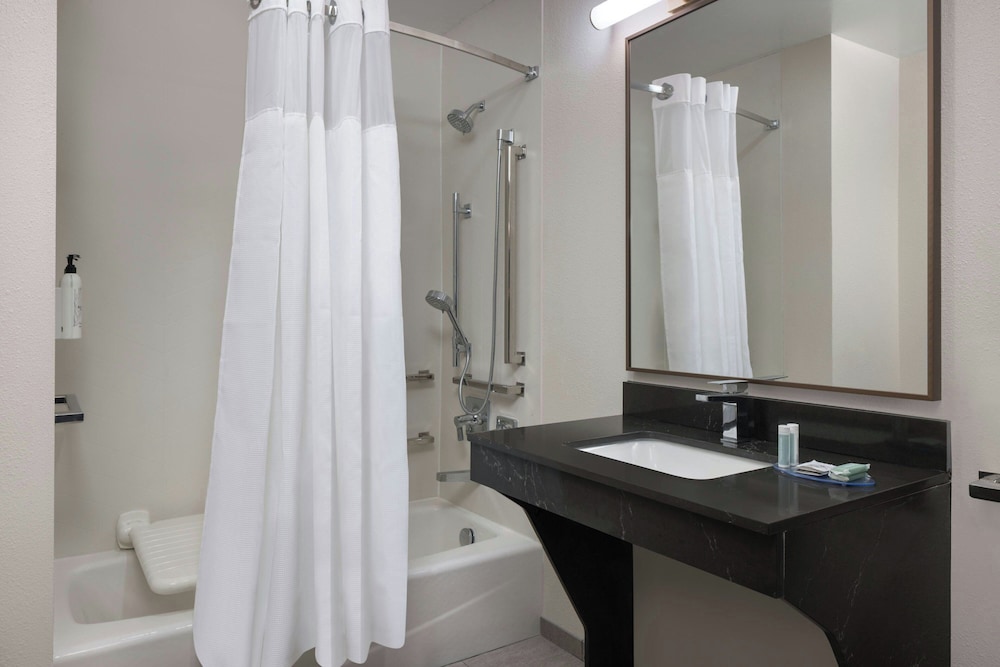 Fairfield Inn & Suites Lake City - photo 13