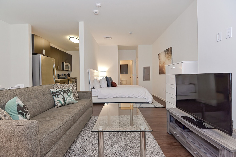 Global Luxury Suites East Boston - photo 26
