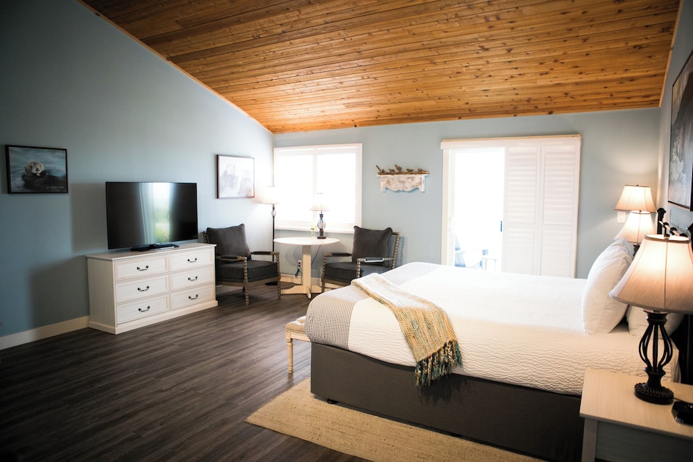 Sea Otter Inn - photo 6
