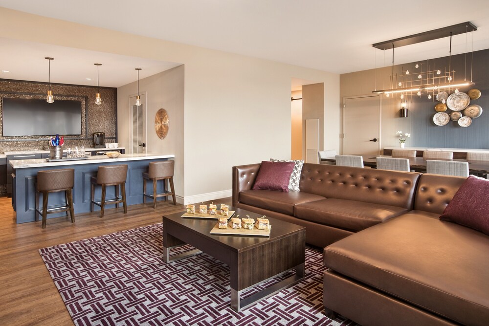 Texas A&M Hotel and Conference Center - photo 10