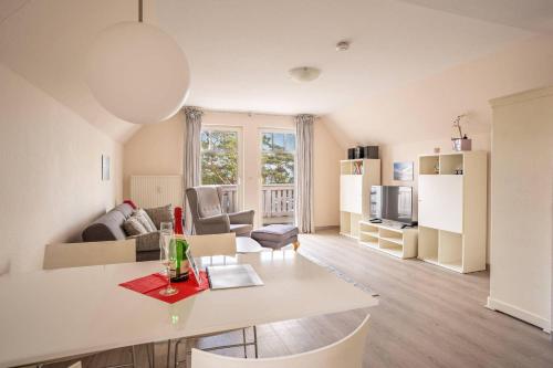 Villa Strandidyll Binz Typ 2 Apartment 16 — 4-Star Luxury Hotel in Ostseebad Binz, Germany