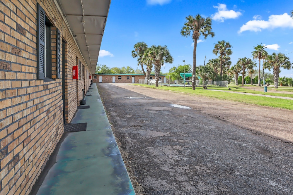 Mathis Motel - photo 35