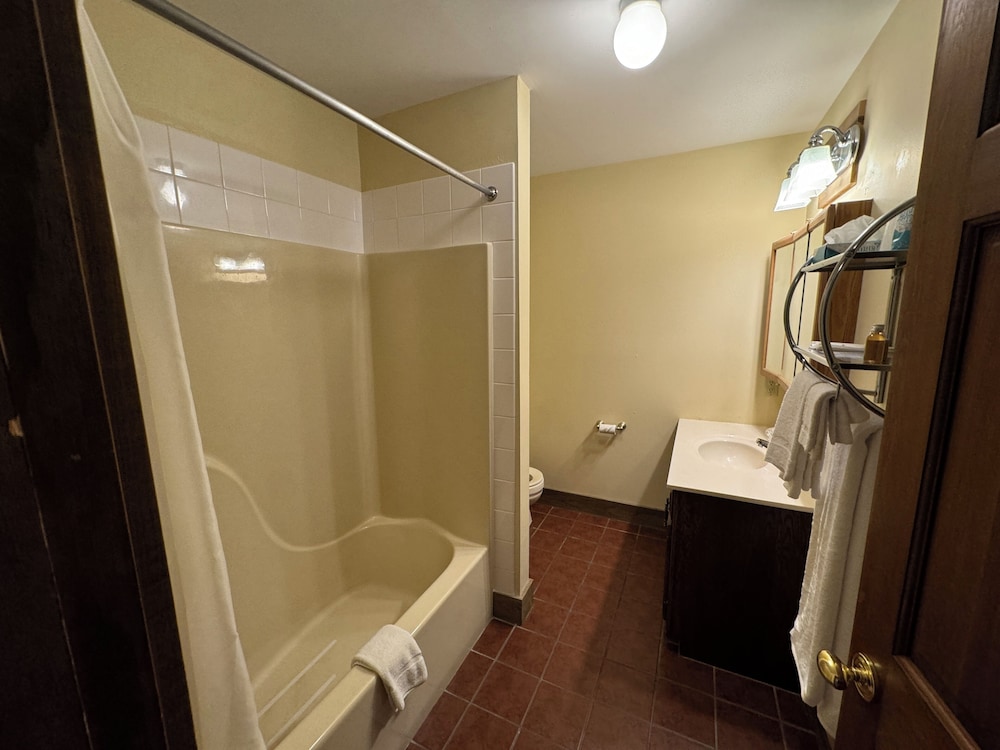 Artists Colony Inn & Restaurant - photo 46