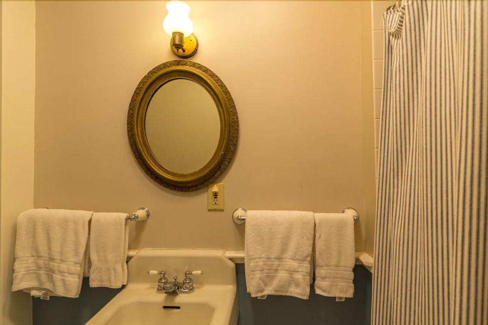 Hancock Inn - photo 40
