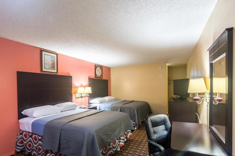 Red Roof Inn & Suites San Angelo - photo 17