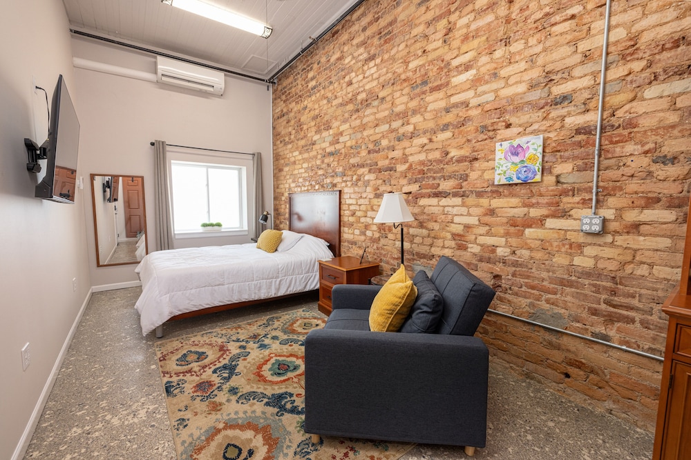Hartwell Suites - photo 17