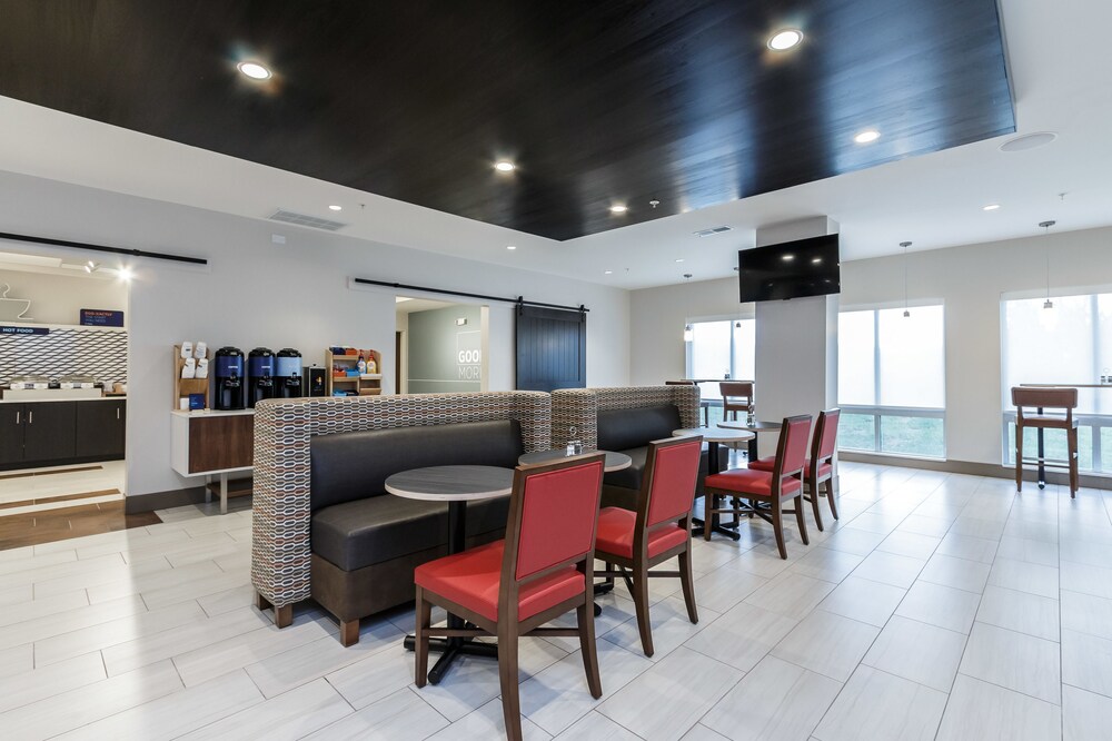 Holiday Inn Express & Suites South Bend Casino by IHG - photo 15