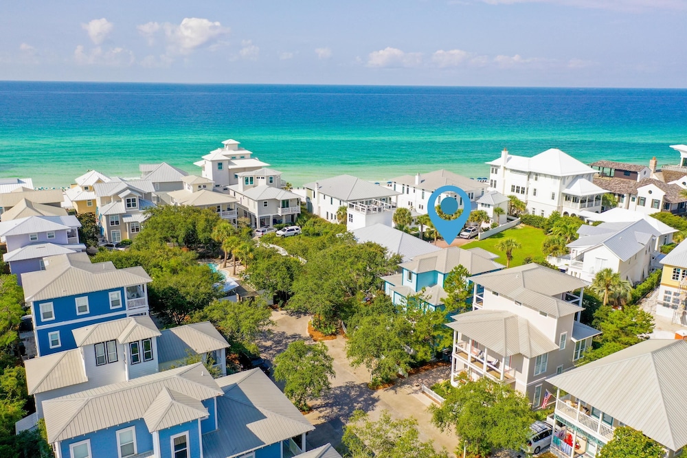 Beach Blessing of 30A by Southern Vacation Rentals — 4-Star Luxury Hotel in Seaside, United States
