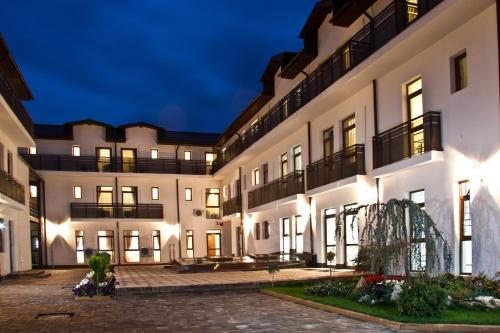Hotel King — hotel in Targoviste