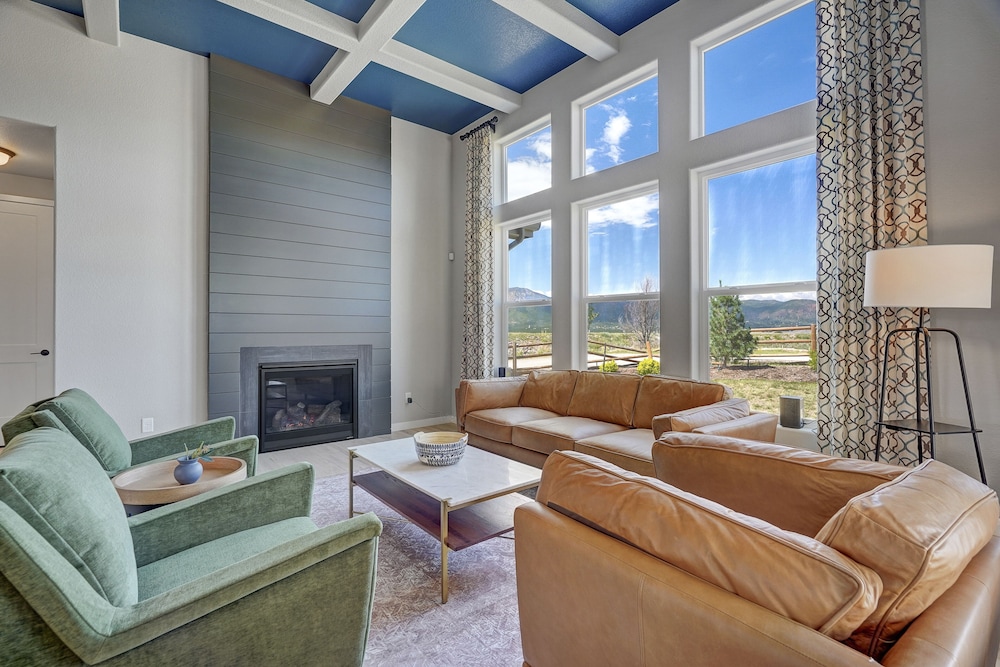 Coronado - carbon neutral hotel in Monument