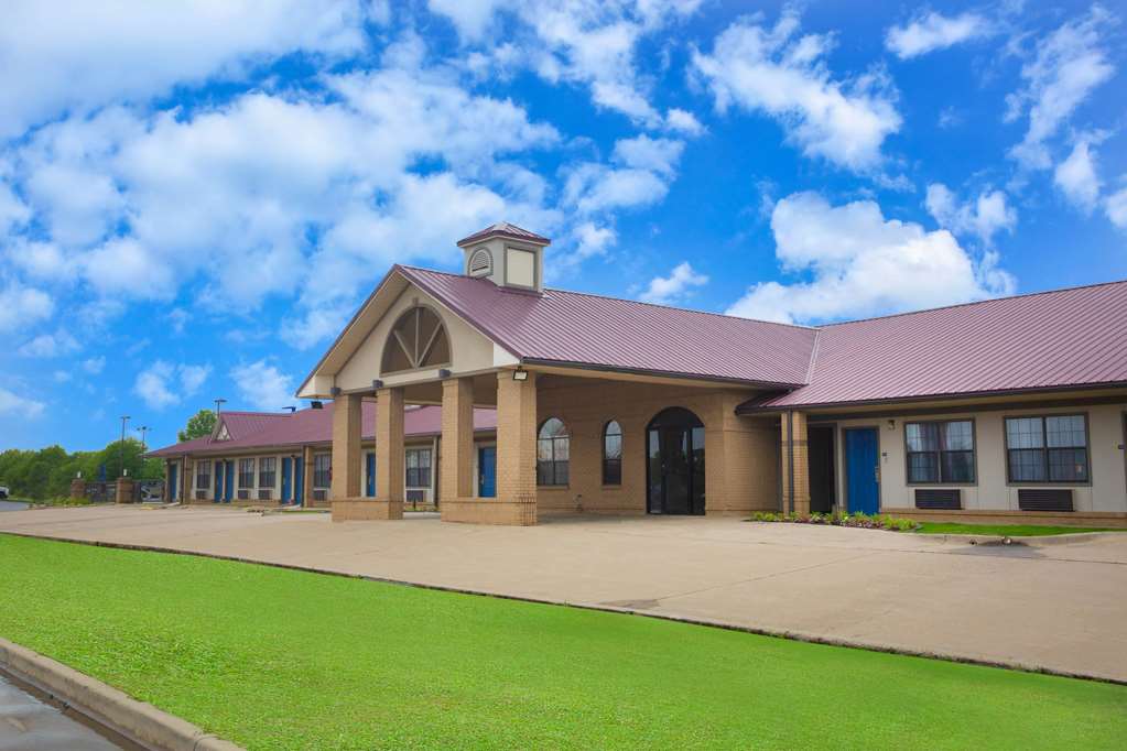 Days Inn by Wyndham Lonoke - photo 2