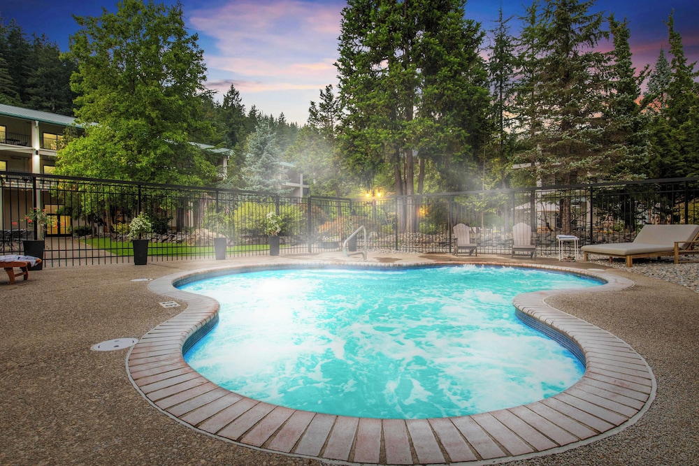 Bonneville Hot Springs Resort & Spa - carbon neutral hotel in Kelso