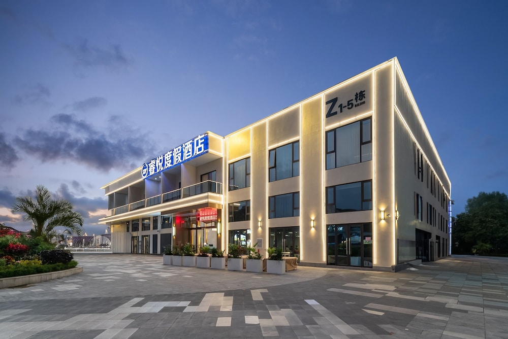 Ruiyue Resort Hotel in Wanning, People's Republic of China