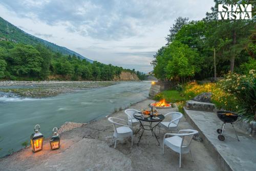 StayVista at Moets Waterfront Estate by the Riverside 3BR with BBQ Bonfire and Lawn — 4-Star Luxury Hotel in Manali, India