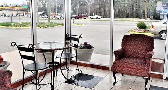 Econo Lodge Near Chippenham Hospital - photo 5