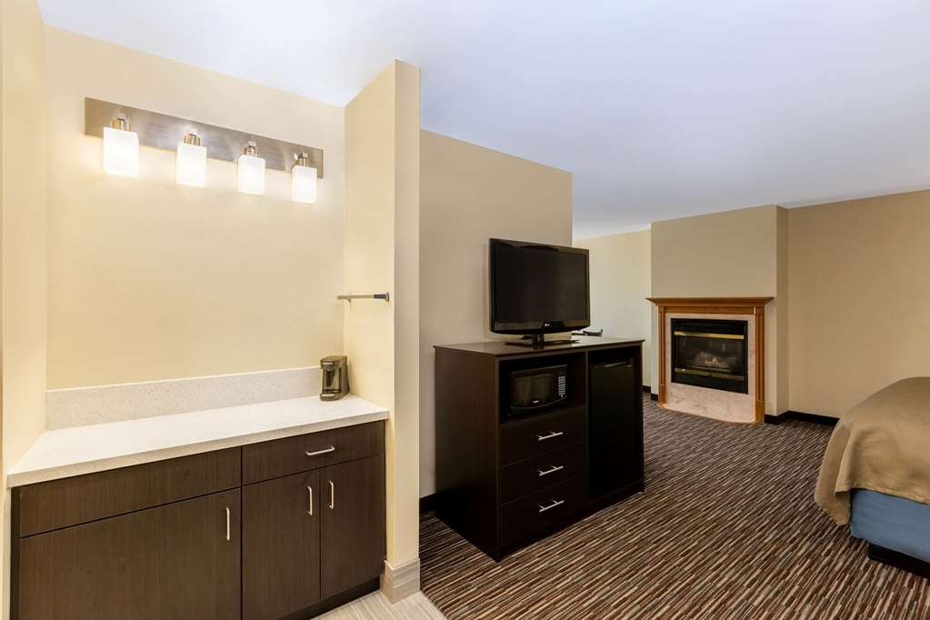 AmericInn by Wyndham Jefferson - photo 25