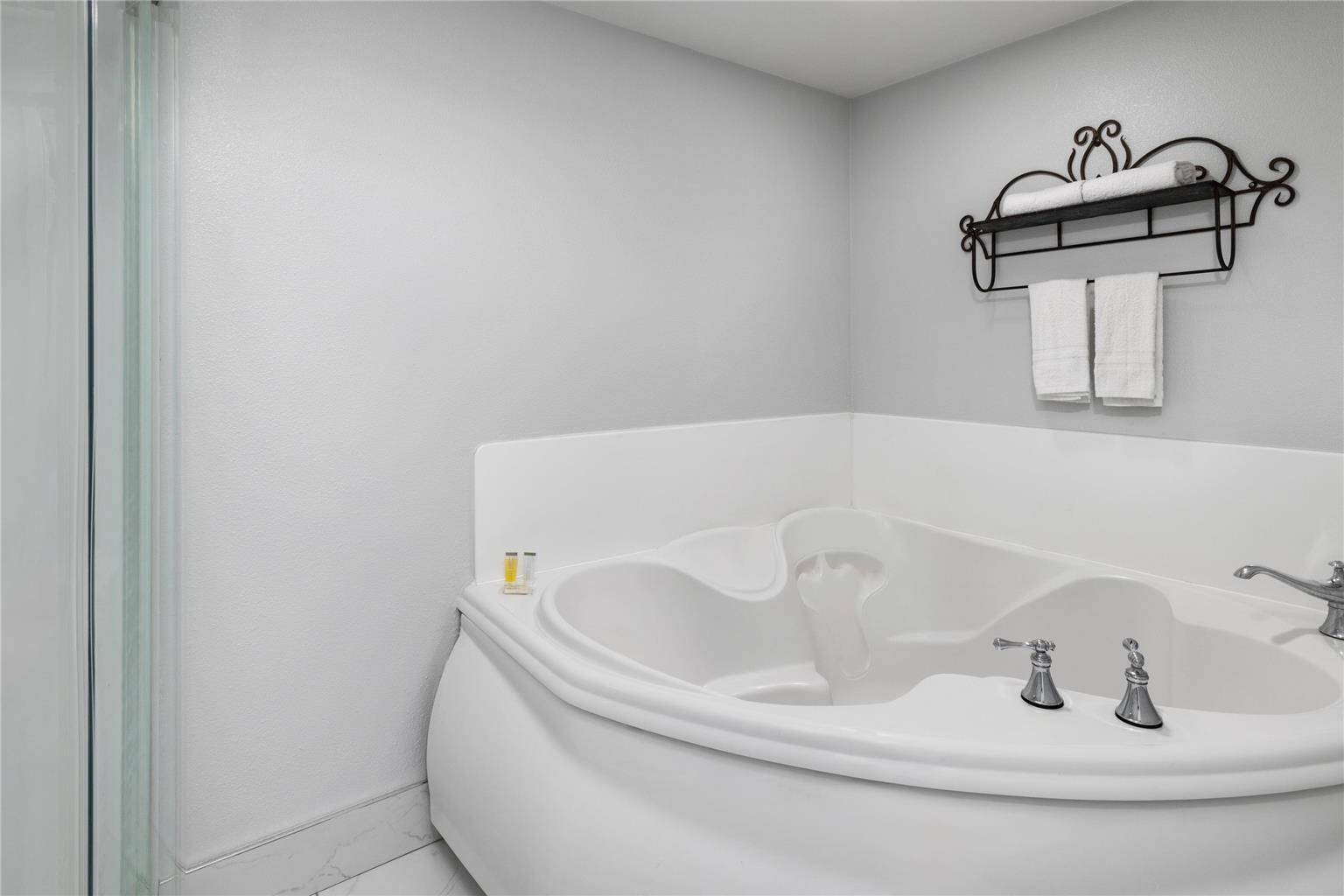 Red Lion Inn & Suites Lemoore - photo 16
