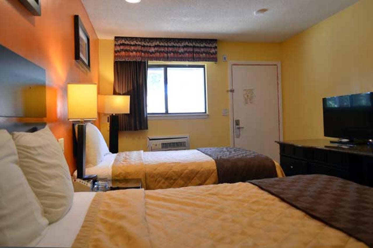 Enfield Inn - photo 11