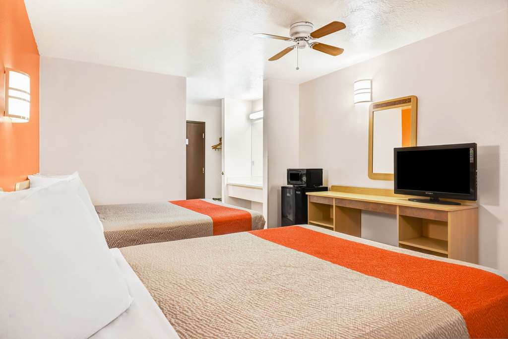 Motel 6 Beaver UT - photo 15