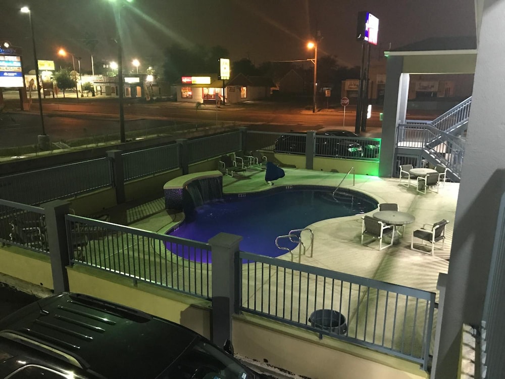 Texas Inn Airport McAllen - photo 35