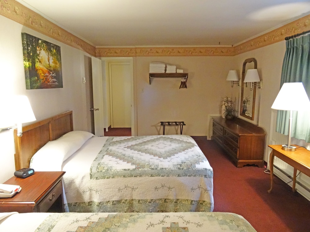 Amish Country Motel - photo 12
