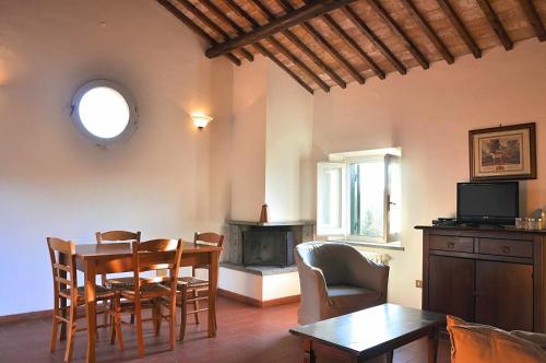 Montecasciano Tulipano — 4-Star Luxury Hotel in Capranica, Italy