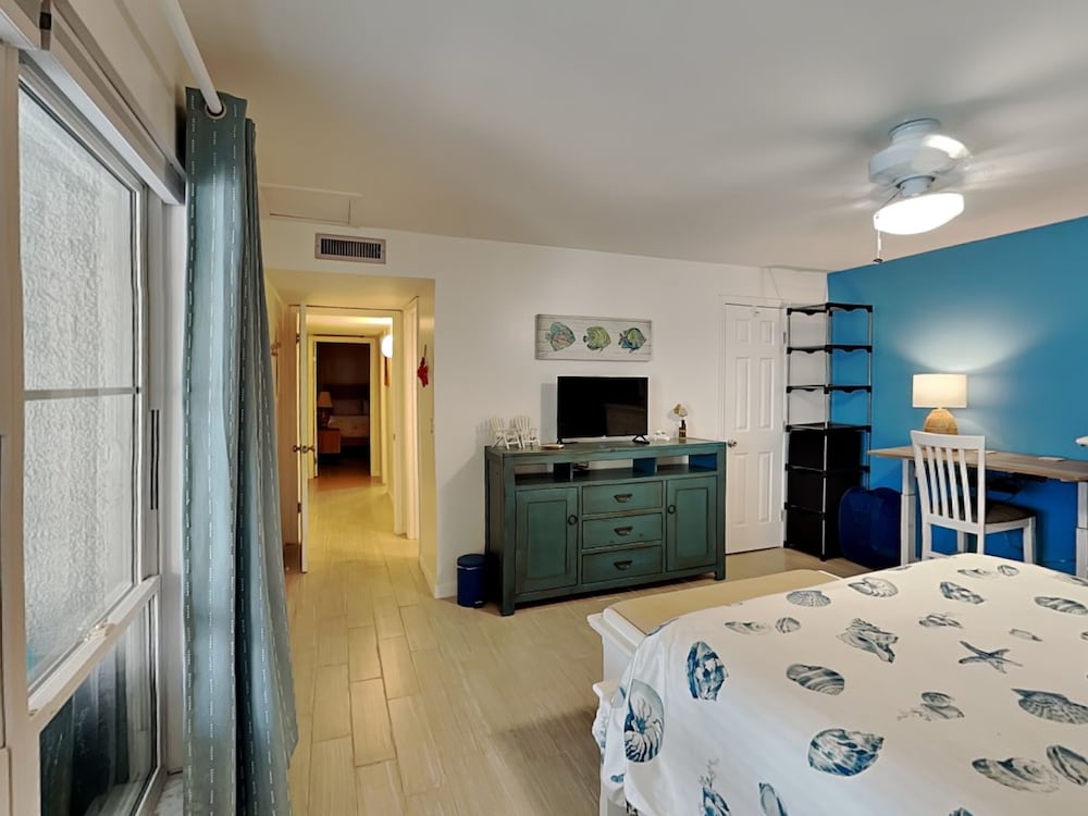 Madeira Beach Yacht Club 323b Madeira Beach - photo 3