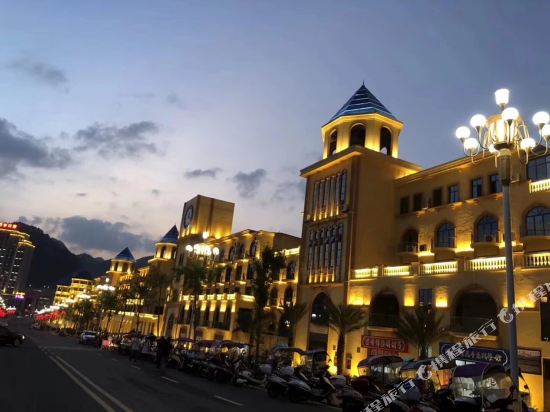 Water World Theme Hotel - last minute hotel in Unknown City