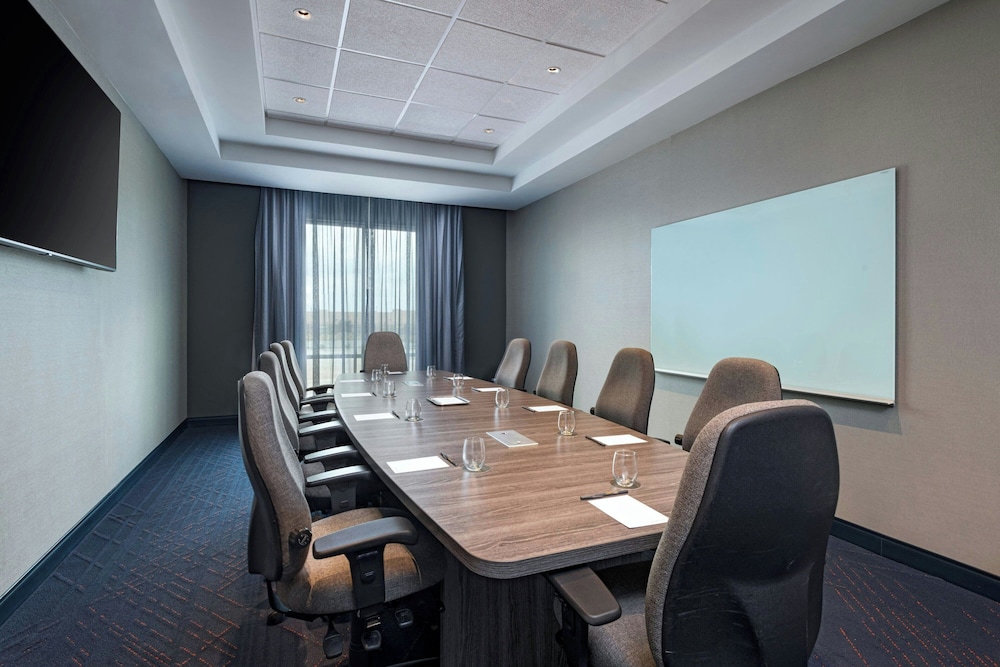 Courtyard by Marriott Austin Dripping Springs - photo 32
