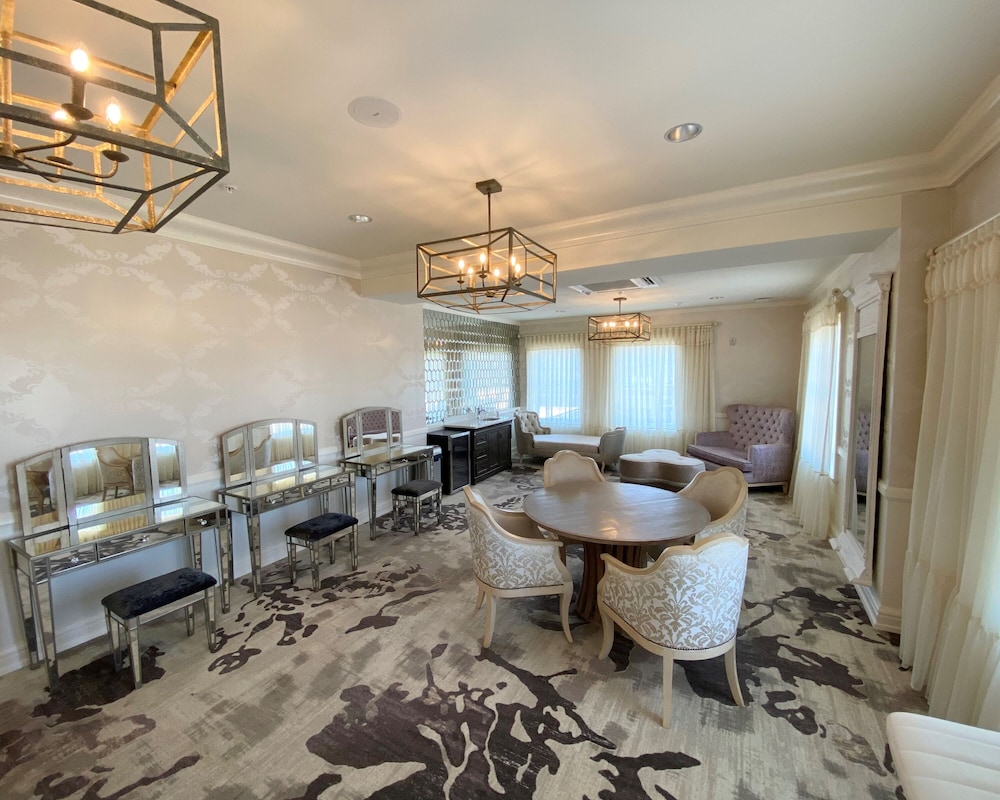 The Stella Hotel & Ballroom - photo 25
