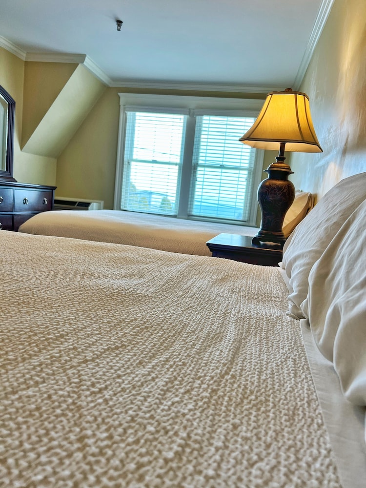 The Winthrop Arms Hotel And Restaurant - photo 12