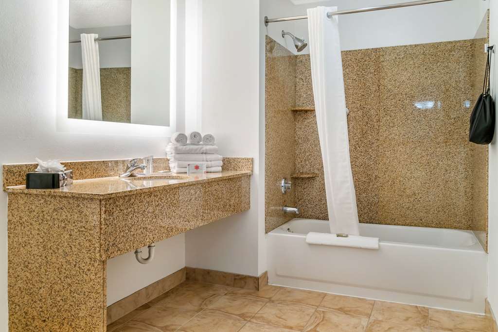 Country Inn & Suites by Radisson Rossford Toledo South - photo 10