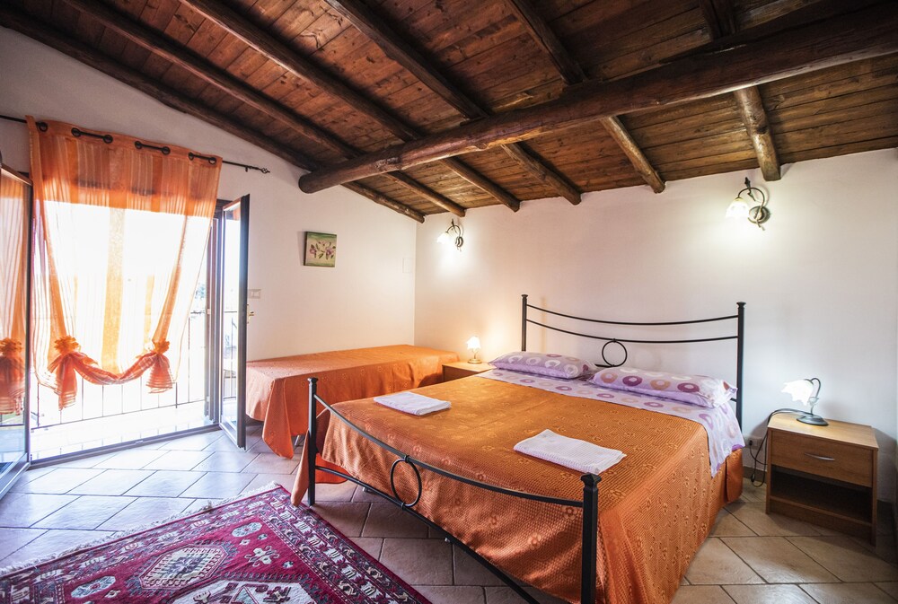 Casavacanzeinsicilia Etna taormina — 4-Star Luxury Hotel in Piedimonte Etneo, Italy