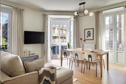 Moraza Suite by FeelFree Rentals — 4-Star Luxury Hotel in San Sebastian, Spain