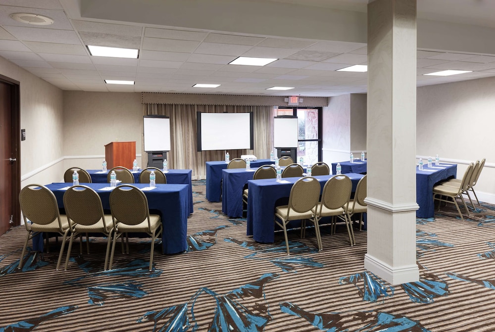 Hampton Inn Jacksonville Beach Oceanfront - photo 63