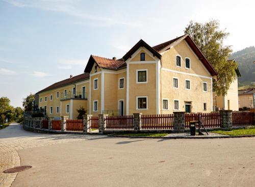 Wesenufer Hotel & Seminarkultur an der Donau — 4-Star Luxury Hotel in Waldkirchen Am Wesen, Austria