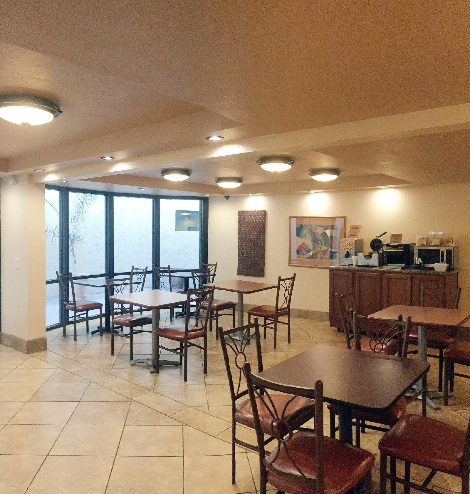 Ramada by Wyndham Mesa Downtown - photo 14