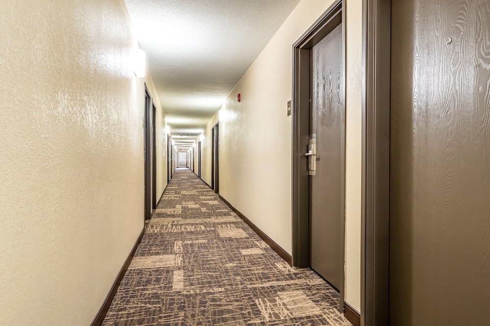Red Roof Inn PLUS Huntsville - photo 40
