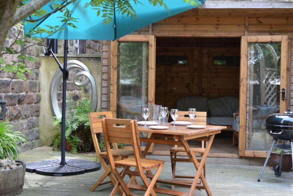 Spacious Victorian Townhouse Near HCC with Off Street Parking — 4-Star Luxury Hotel in Harrogate, United Kingdom