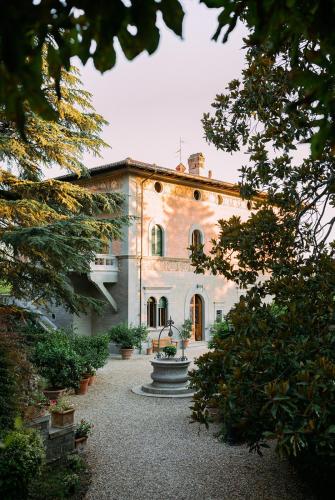 Villa La Commenda Concordia — 4-Star Luxury Hotel in Vicchio, Italy