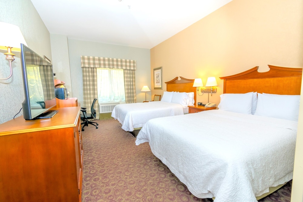 Hampton Inn and Suites College Station - photo 22