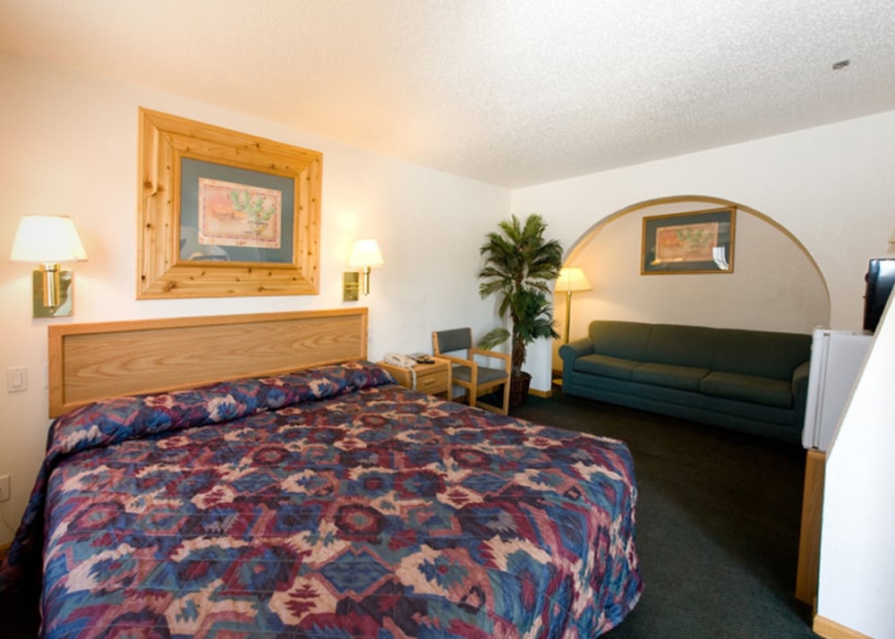 North Country Inn & Suites - photo 3