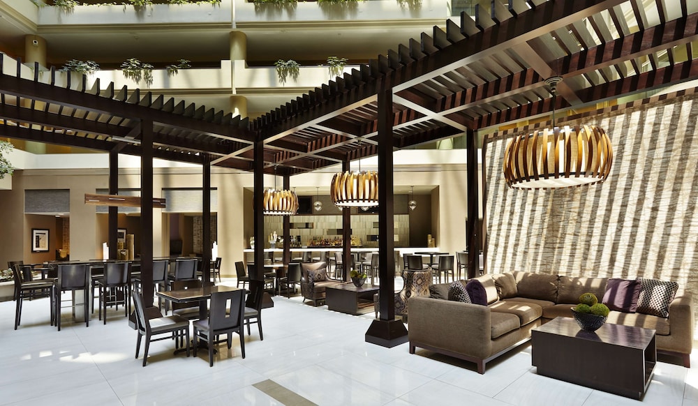 Embassy Suites by Hilton Crystal City National Airport - photo 5