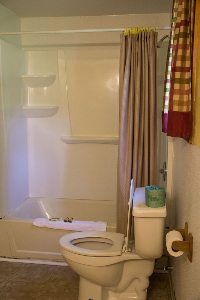Fran Cove Motel - photo 22