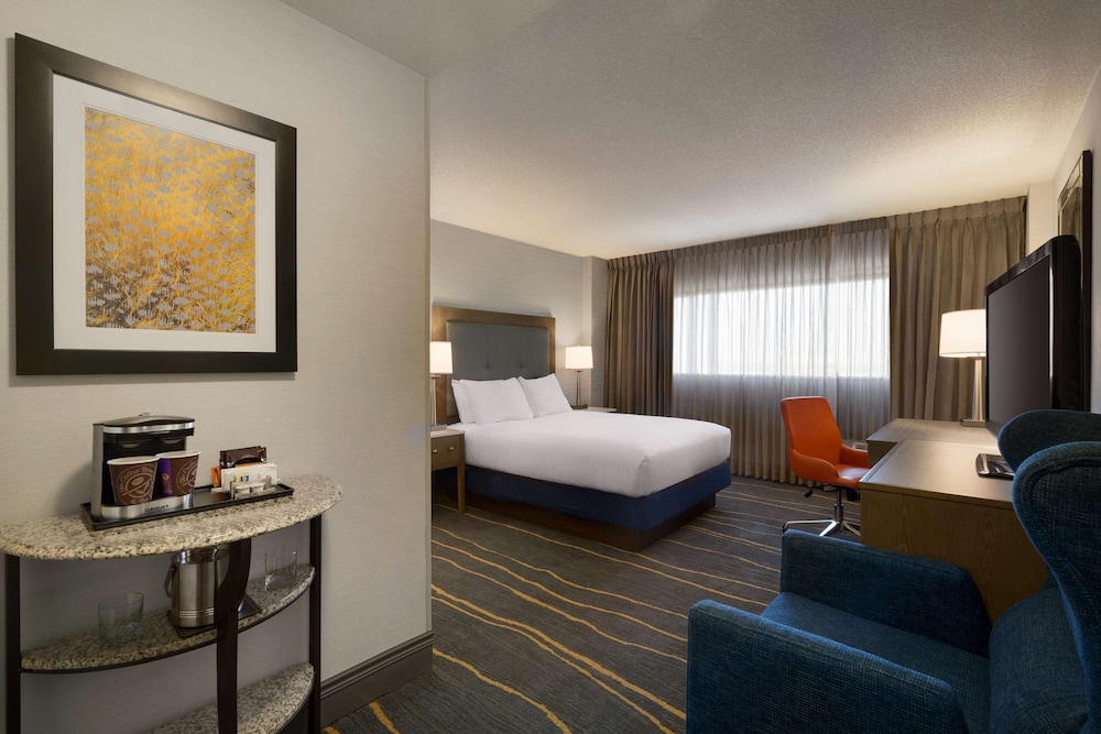 DoubleTree by Hilton Hotel Albuquerque - photo 16