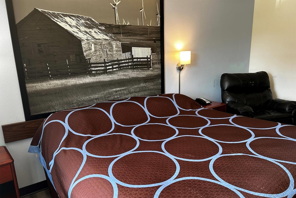 Super 8 by Wyndham Ida Grove - photo 10