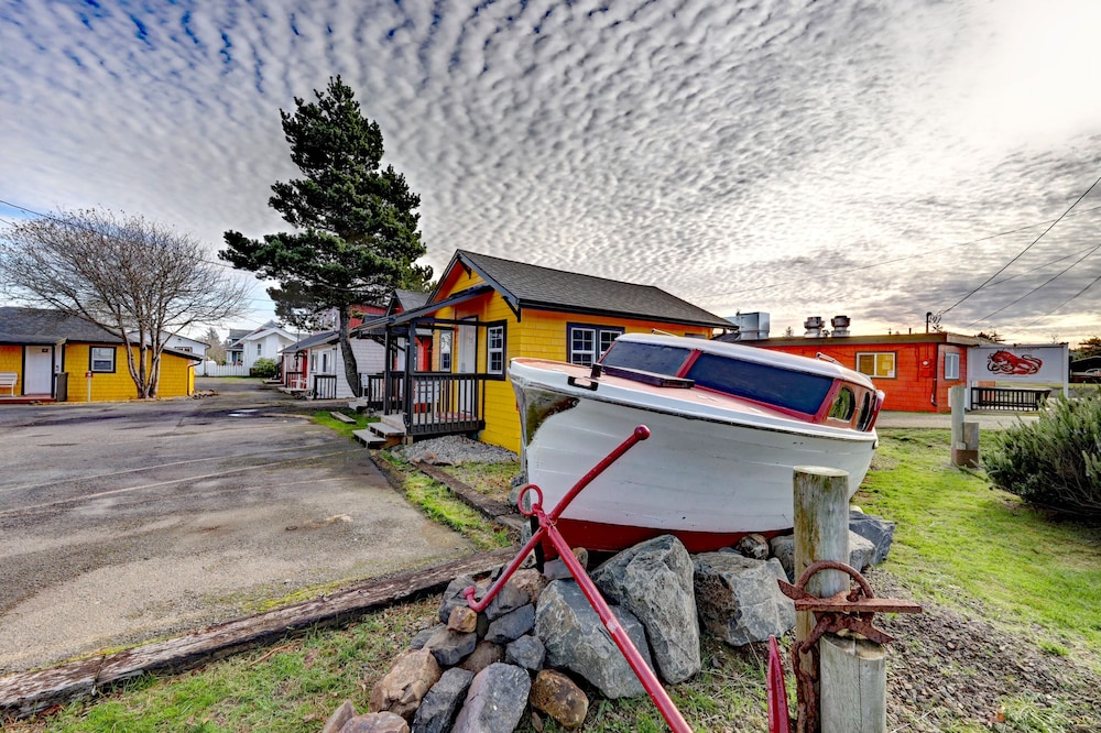 Seaview Motel & Cottages - photo 39