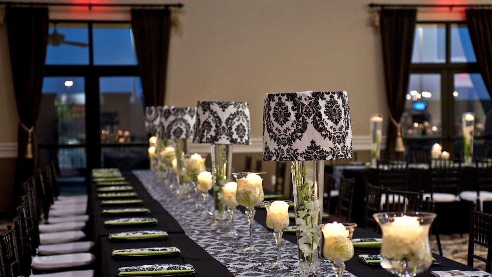 DoubleTree by Hilton Phoenix Gilbert - photo 42