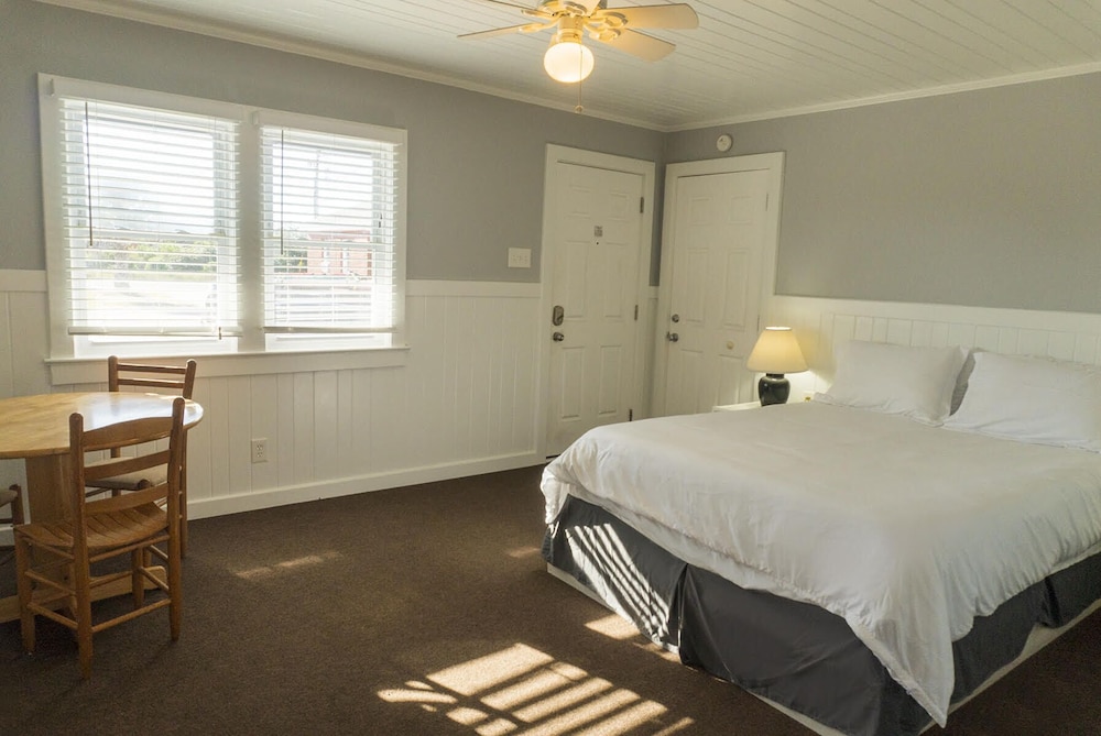 Tower Circle Motel - photo 8